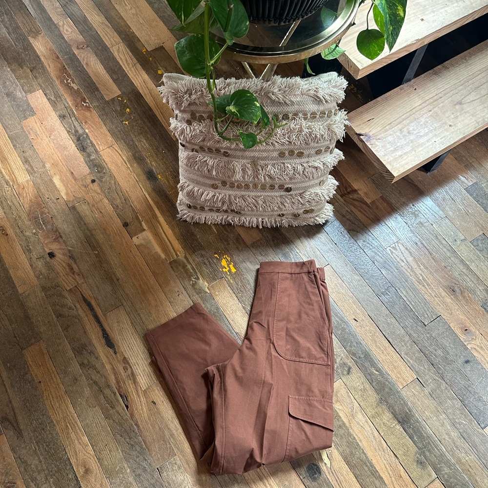 Lululemon Light Utilitech Cargo Pocket High-Rise Pant - 29